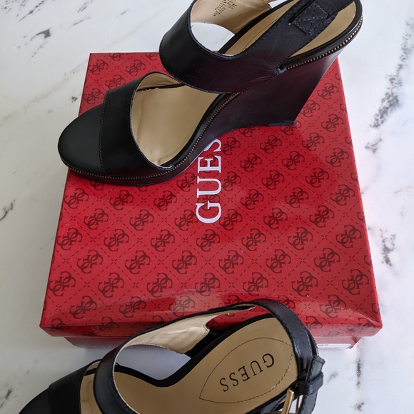 Guess Jazminn women's black leather wedge, 9.5M - Picture 5 of 6